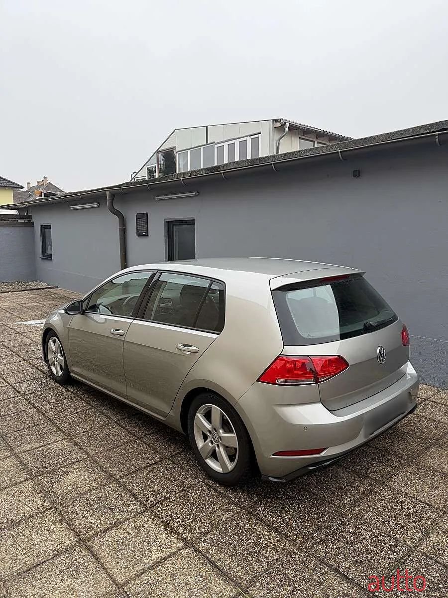2012' Volkswagen Golf photo #6