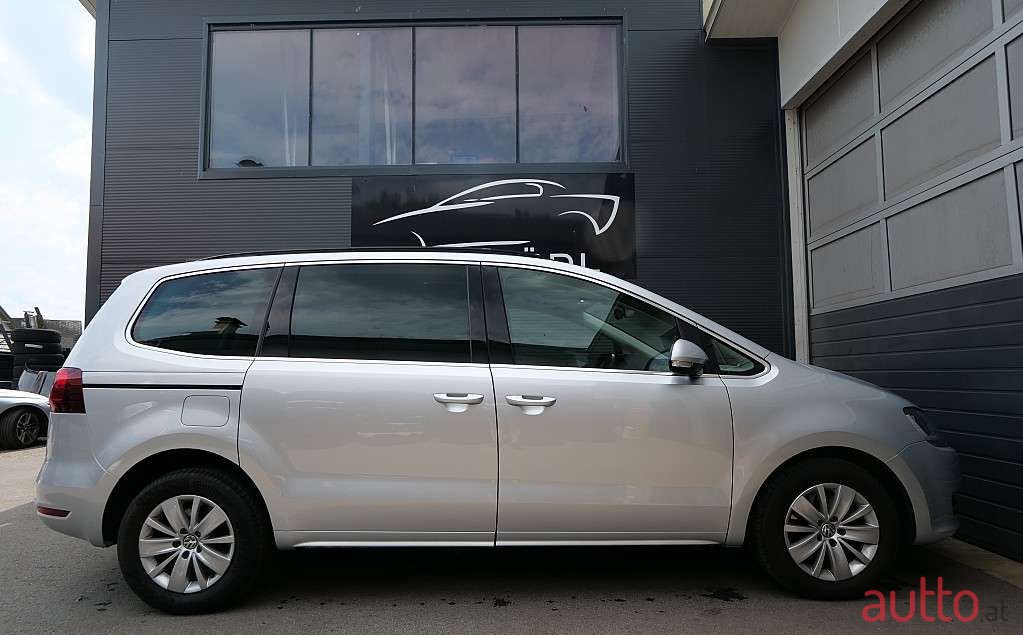 2019' Volkswagen Sharan photo #3