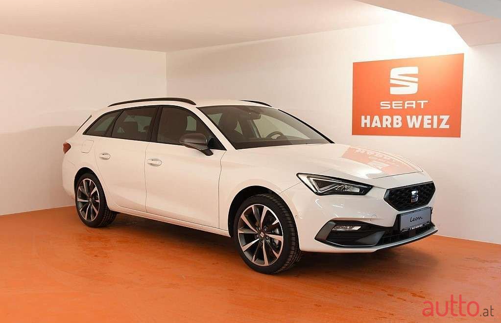 2022' SEAT Leon photo #1
