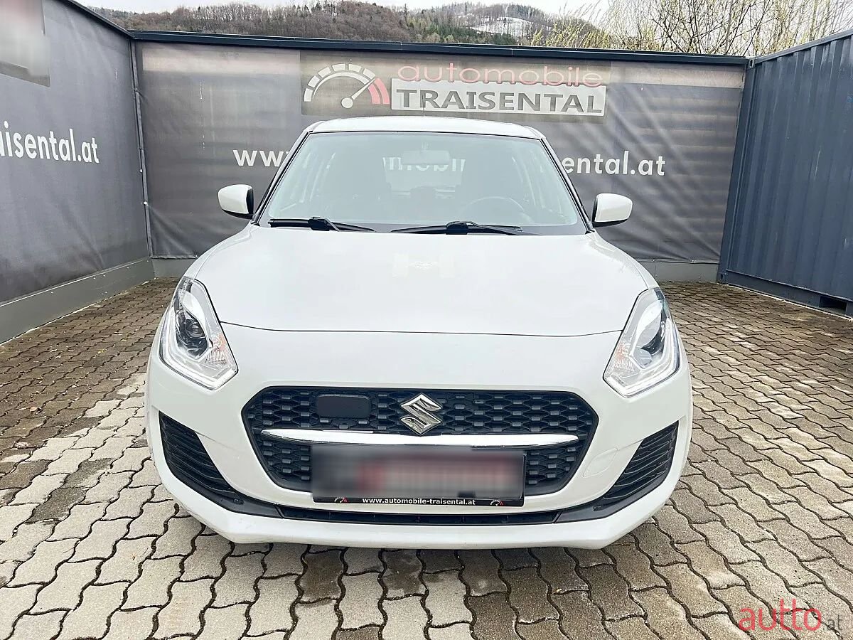 2020' Suzuki Swift photo #2