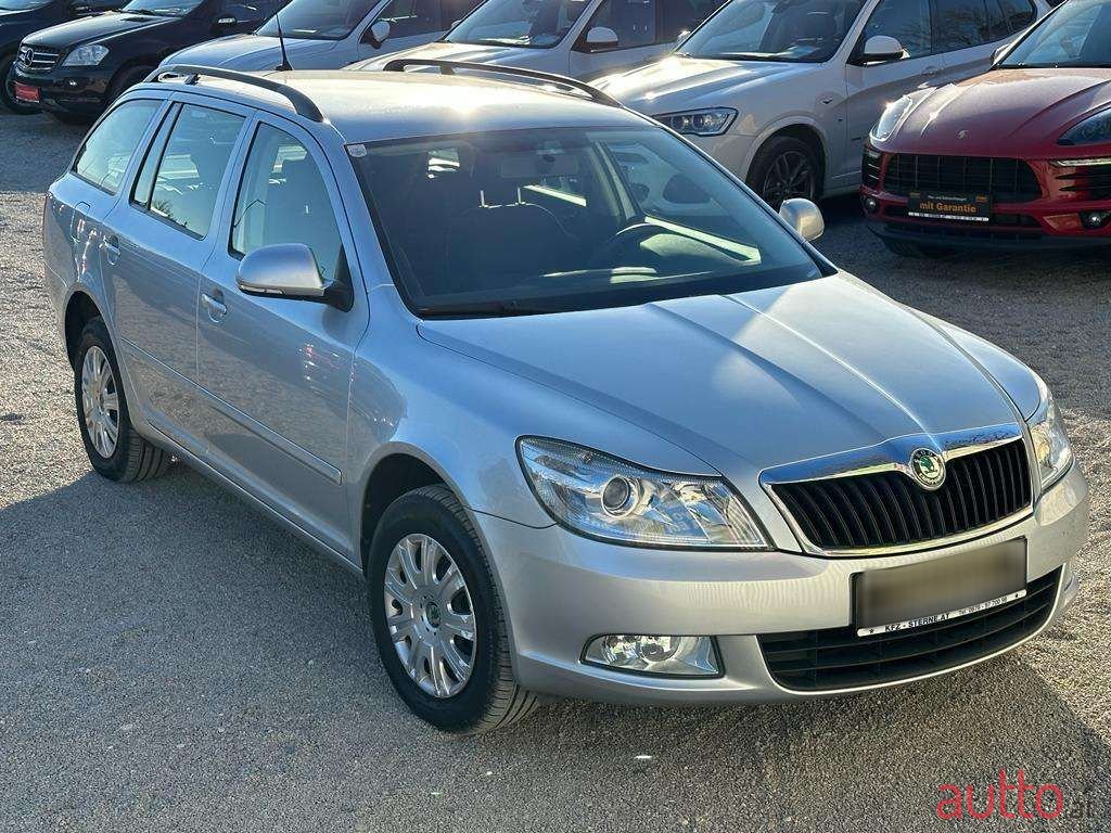 2012' Skoda Octavia photo #3