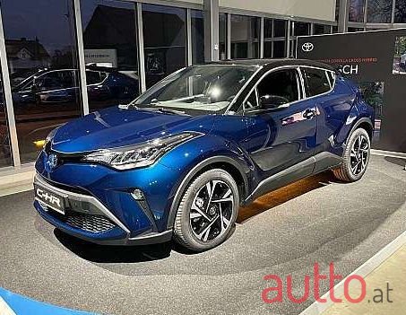 2023' Toyota C-Hr photo #1