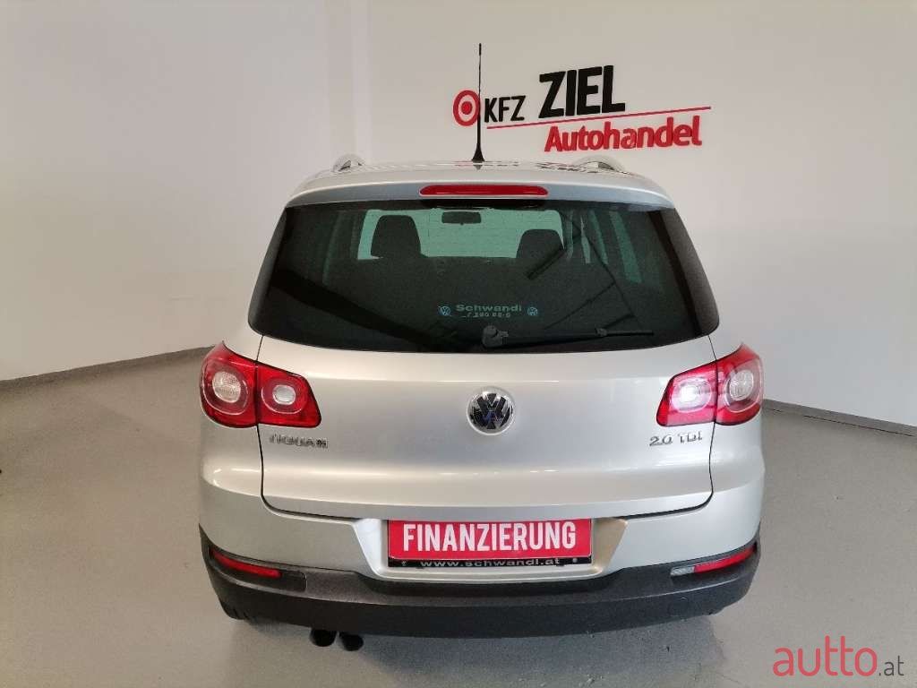 2009' Volkswagen Tiguan photo #5