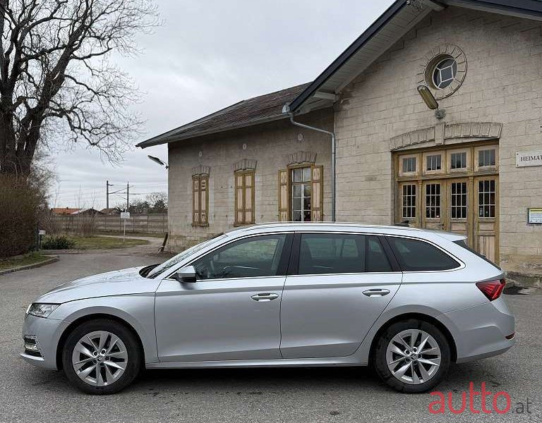 2023' Skoda Octavia photo #3