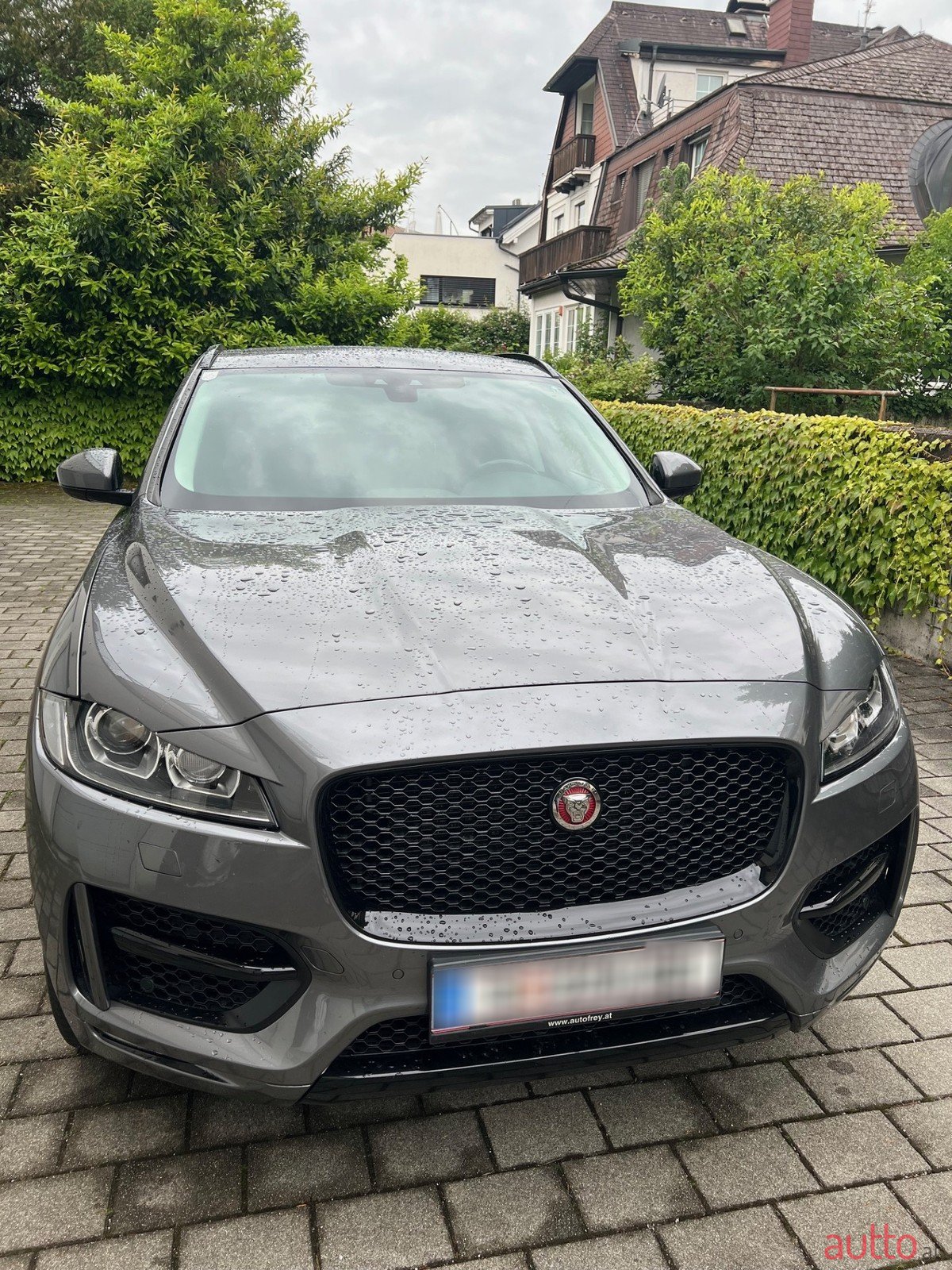 2017' Jaguar F-Pace 20d AWD R-Sport photo #5