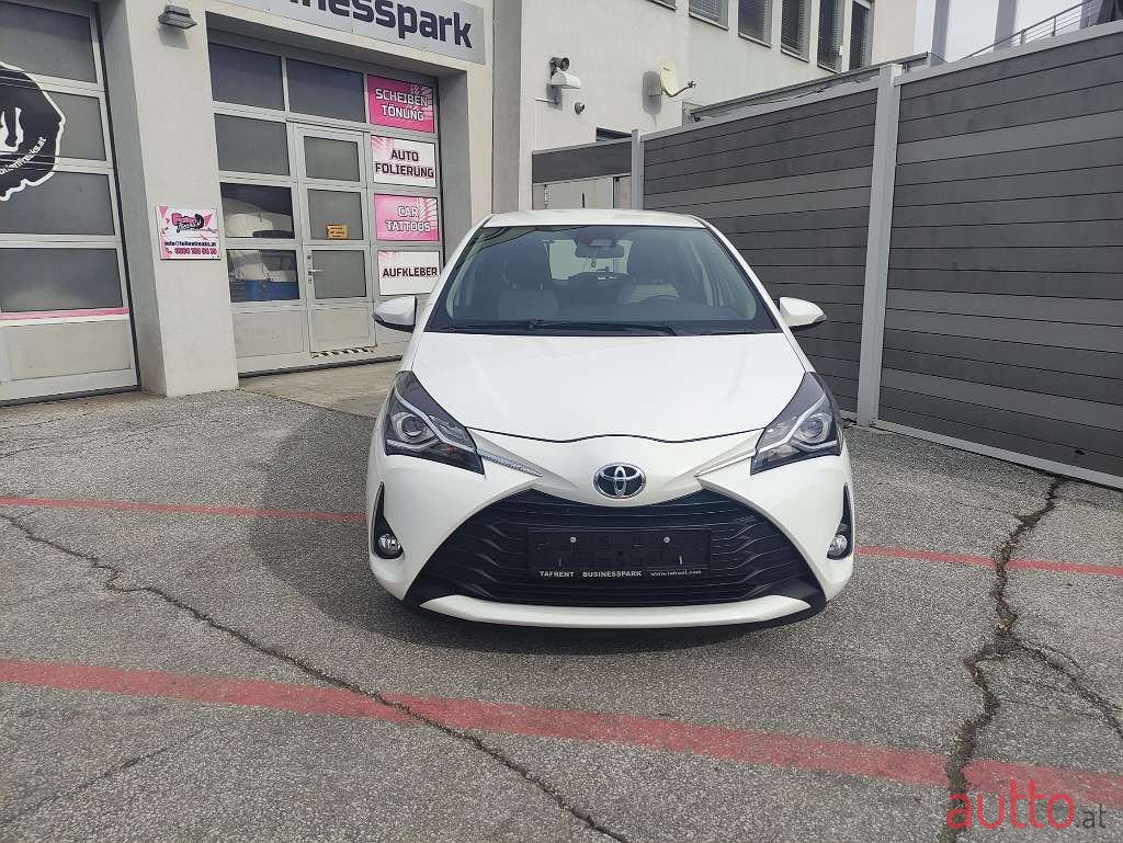 2018' Toyota Yaris photo #2