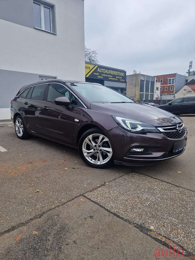 2017' Opel Astra photo #2