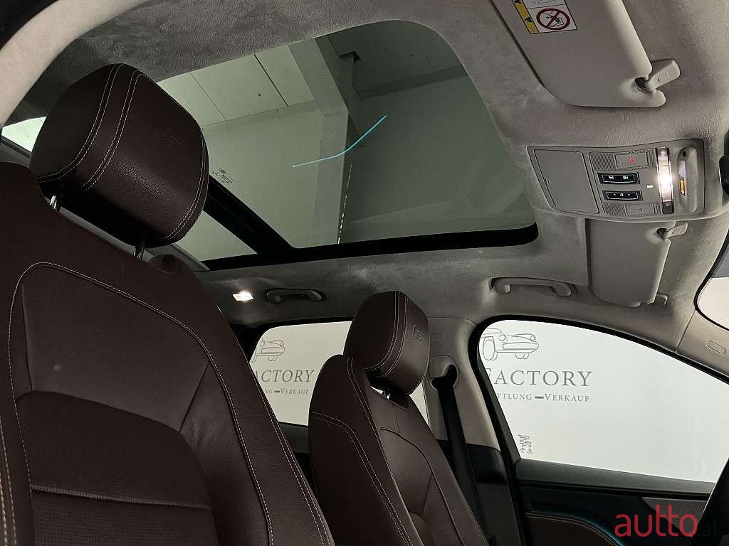 2016' Jaguar F-Pace photo #5