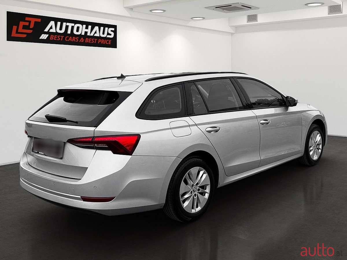 2022' Skoda Octavia photo #6