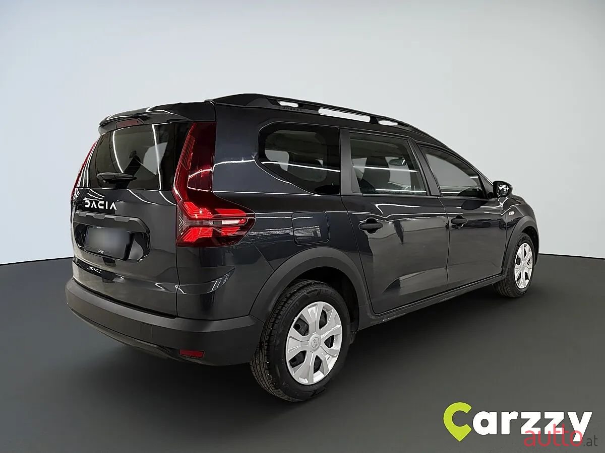 2023' Dacia Jogger photo #5