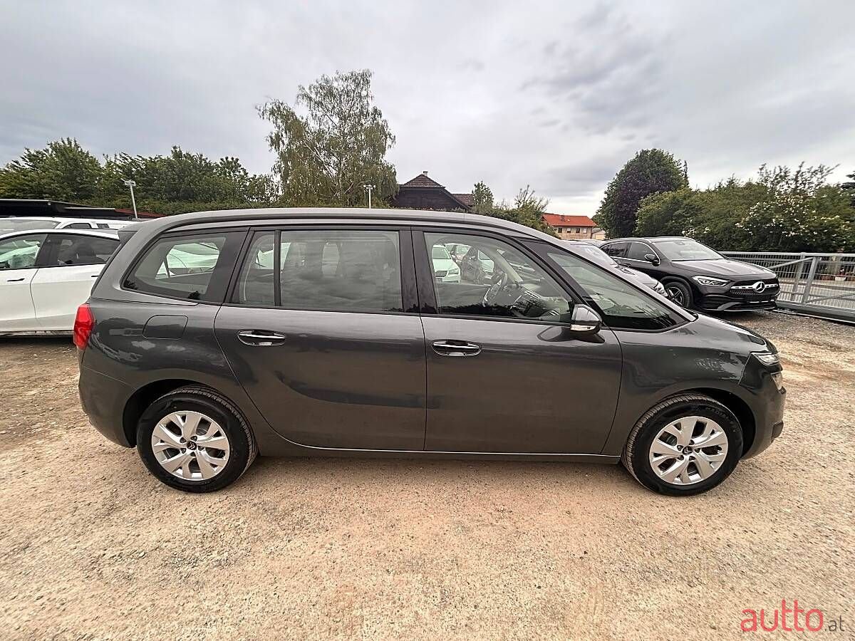 2014' Citroen Grand C4 Picasso photo #4