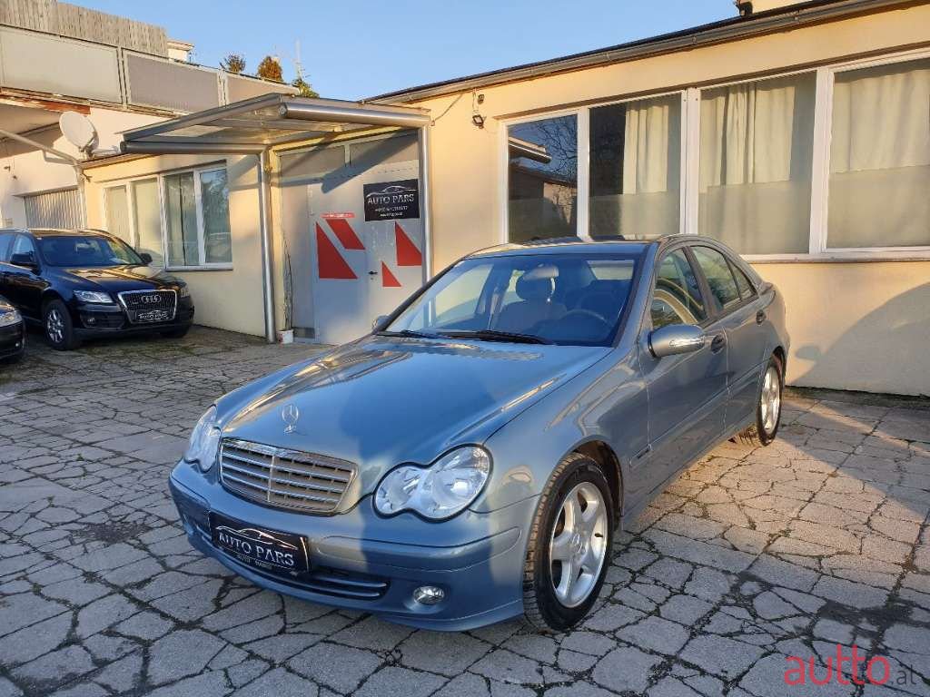 2004' Mercedes-Benz C-Klasse photo #1