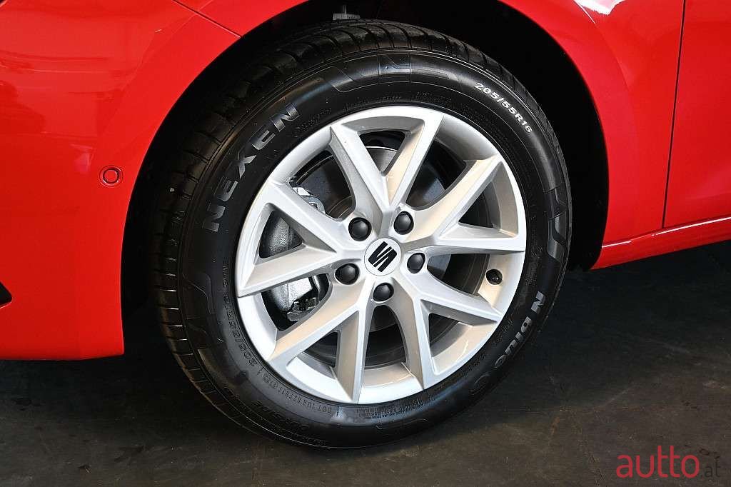 2024' SEAT Leon photo #6