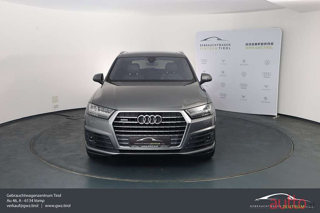 2015' Audi Q7 photo #2