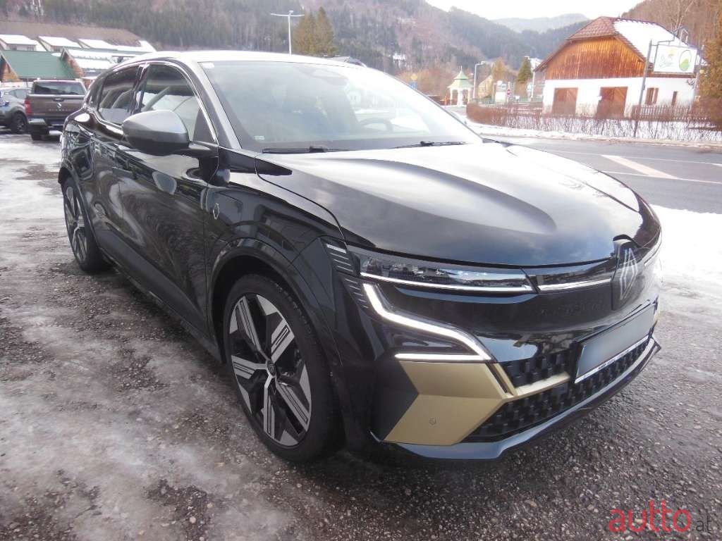 2023' Renault Megane photo #1