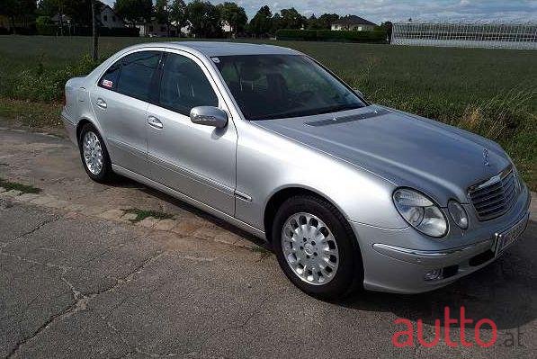 2003' Mercedes-Benz E-Klasse photo #2