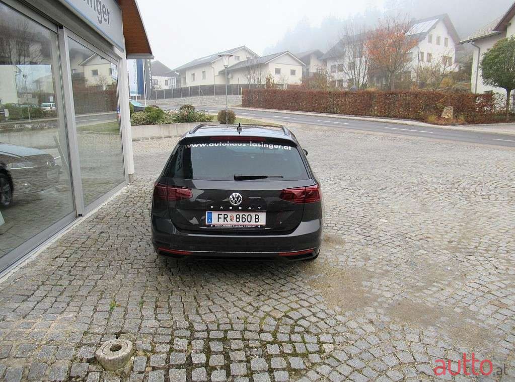 2019' Volkswagen Passat photo #5