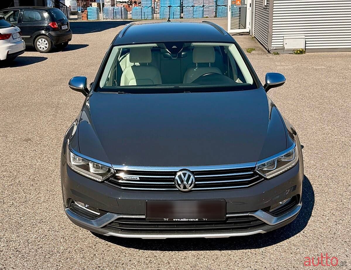 2018' Volkswagen Passat photo #5