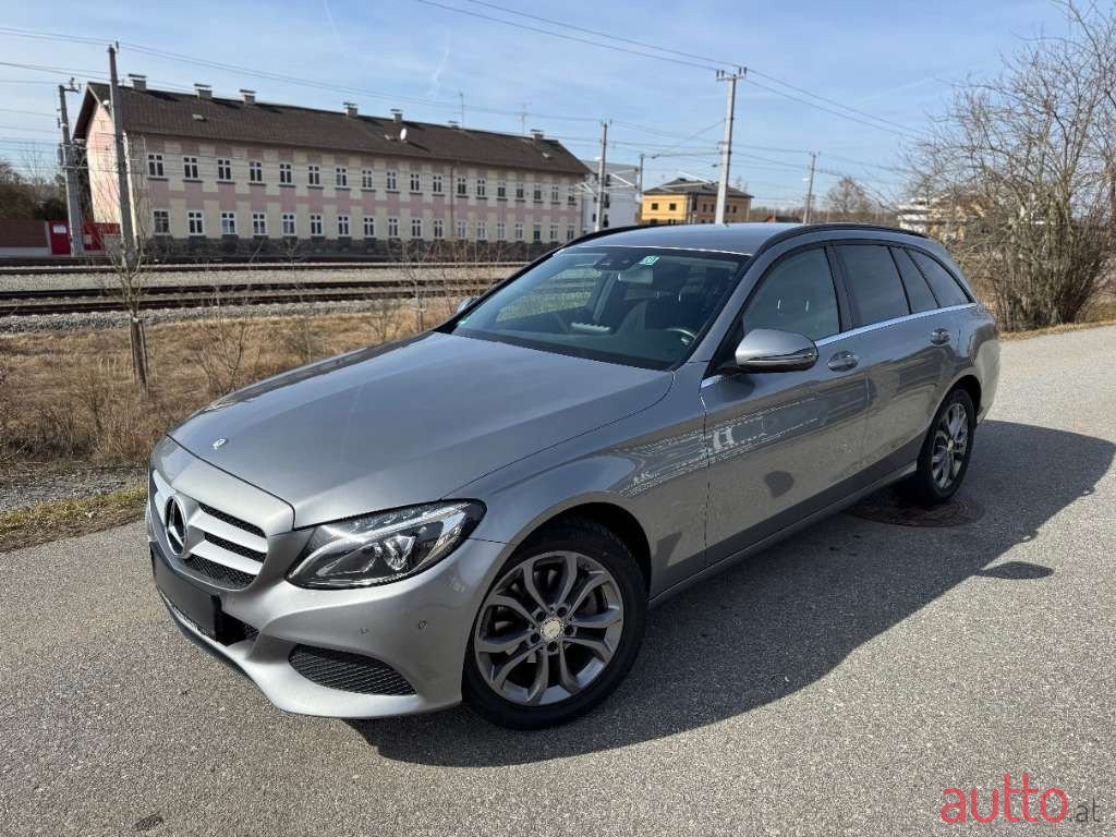 2015' Mercedes-Benz C-Klasse photo #2