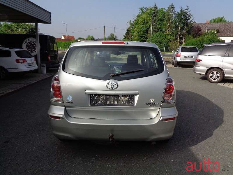 2004' Toyota photo #6