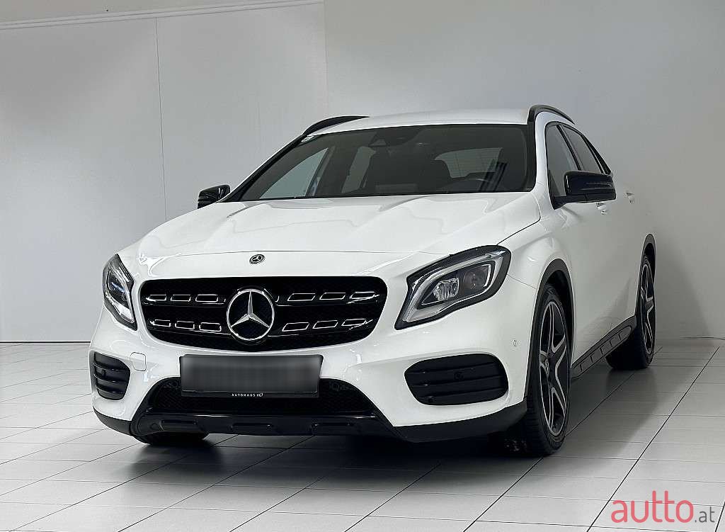 2018' Mercedes-Benz Gla-Klasse photo #3