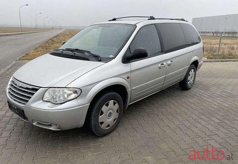 2006' Chrysler Voyager photo #1