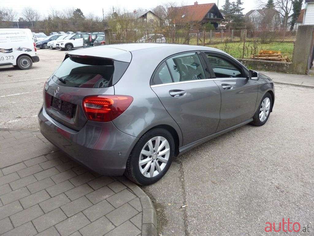 2017' Mercedes-Benz A-Klasse photo #4