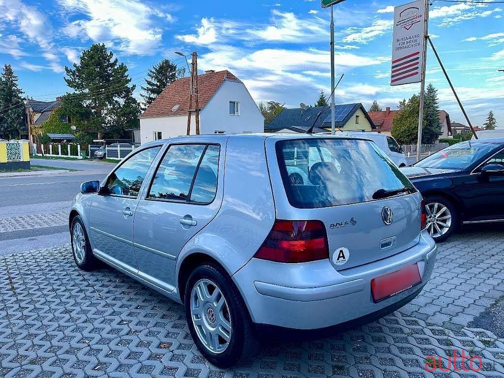2001' Volkswagen Golf photo #6