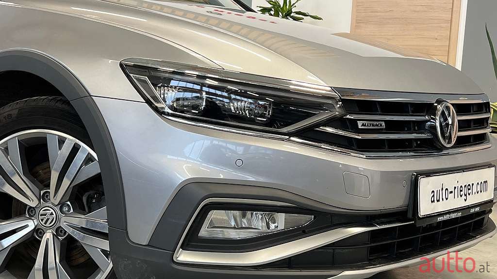 2019' Volkswagen Passat photo #5