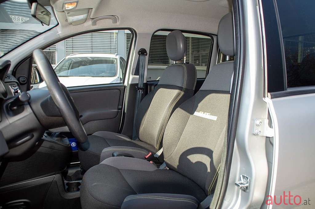 2015' Fiat Panda photo #6