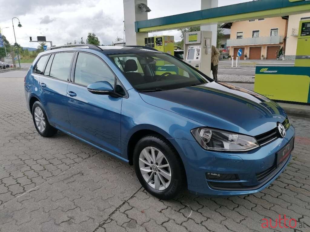 2015' Volkswagen Golf photo #3