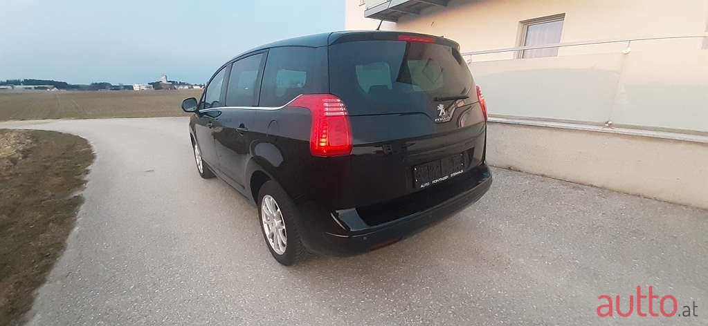 2014' Peugeot 5008 photo #3