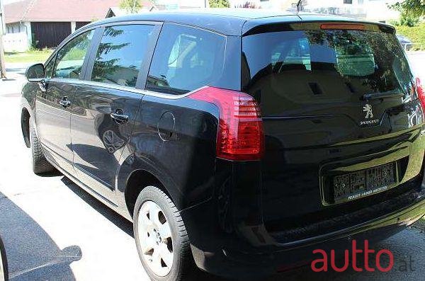 2015' Peugeot 5008 photo #2