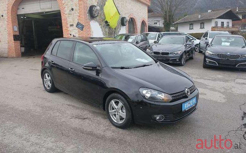 2010' Volkswagen Golf photo #2