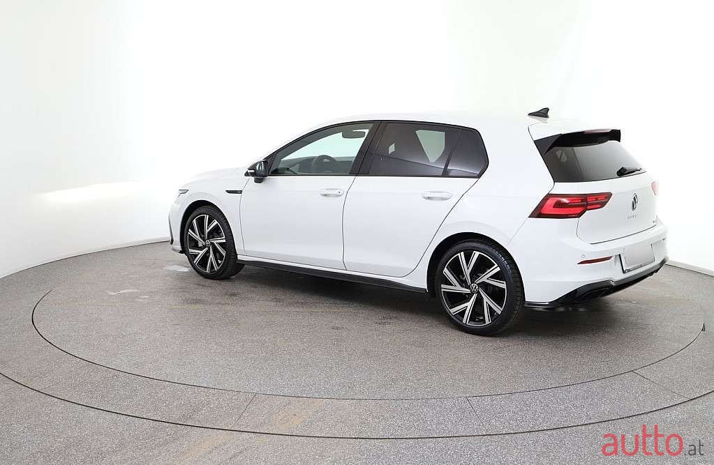 2023' Volkswagen Golf photo #3