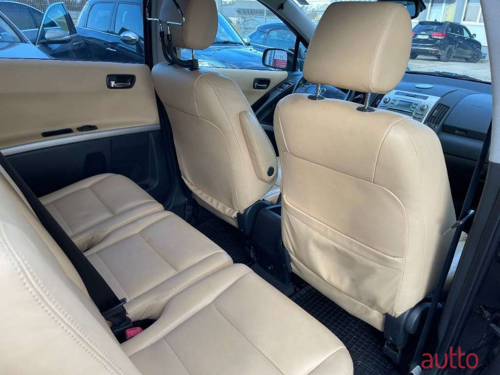 2004' Toyota Corolla photo #6