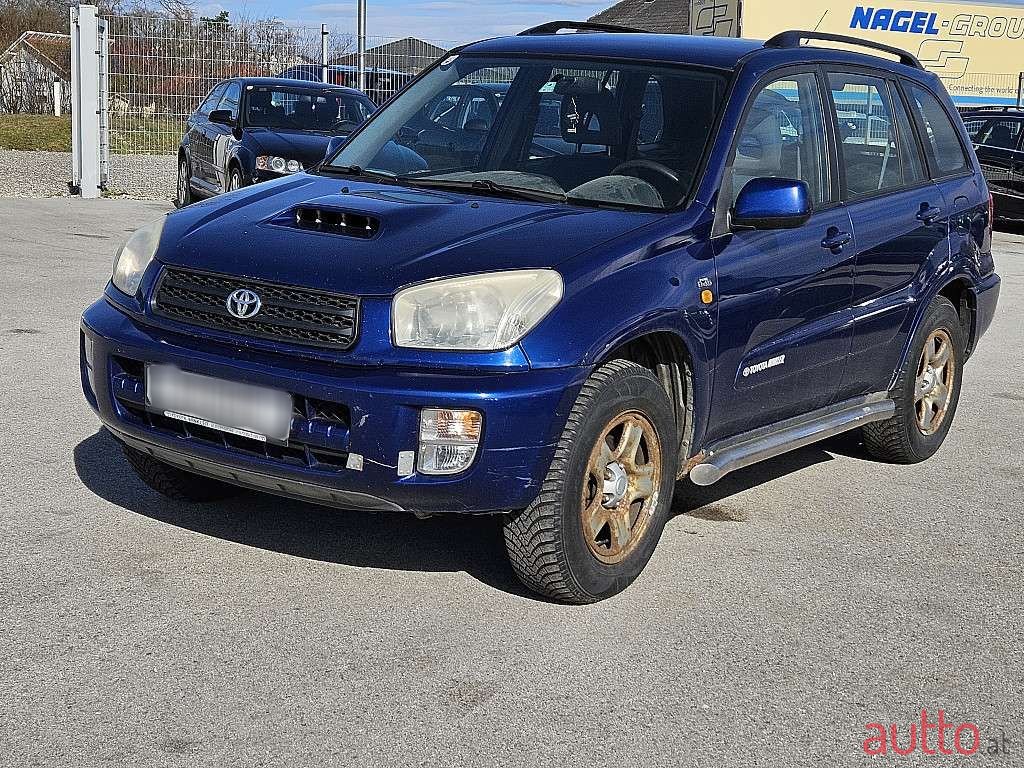 2002' Toyota RAV4 photo #1