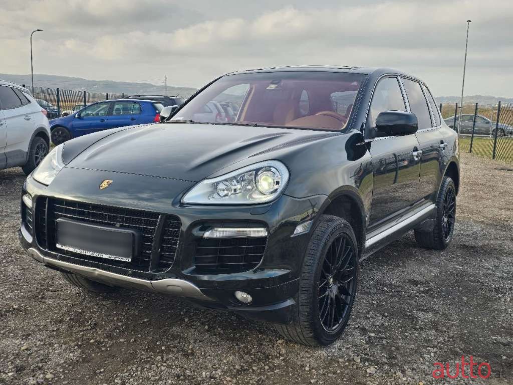 2009' Porsche Cayenne photo #3