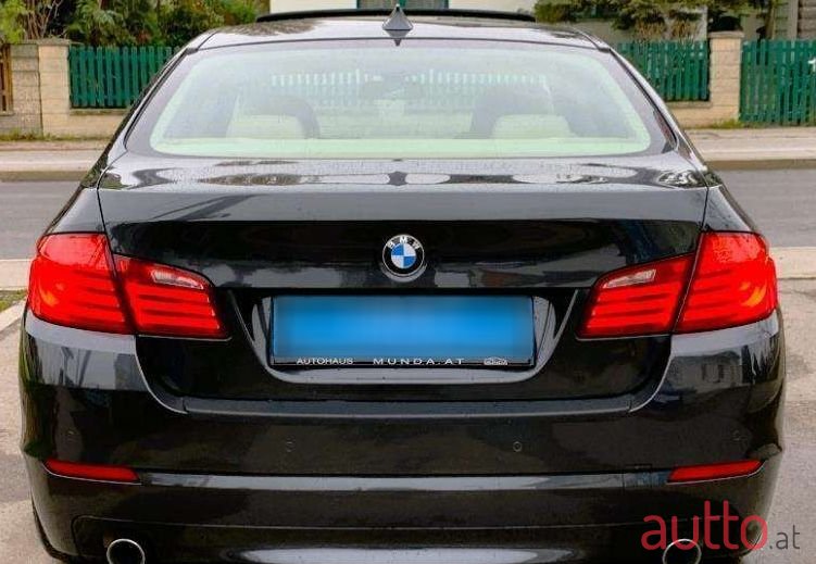 2011' BMW 5Er-Reihe photo #5