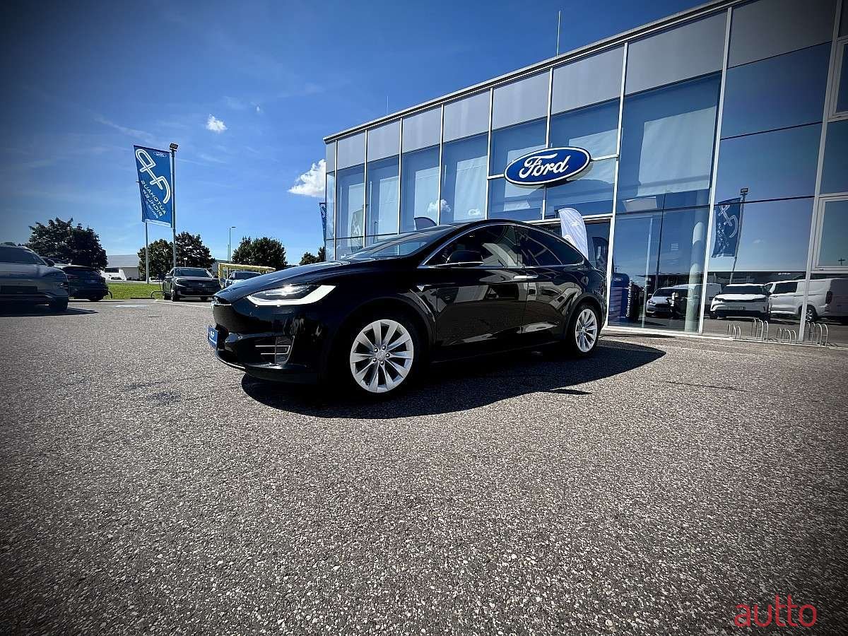 2020' Tesla Model X photo #2