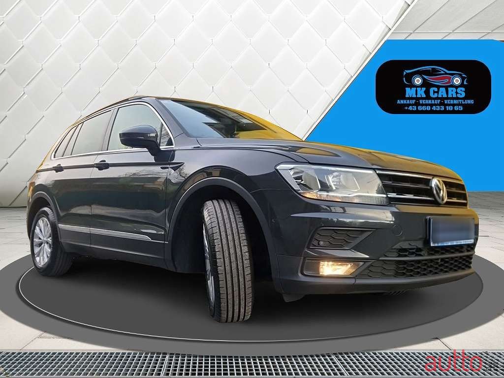 2017' Volkswagen Tiguan photo #4