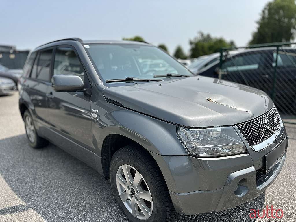 2009' Suzuki Vitara photo #1