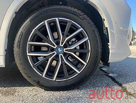 2024' BMW iX1 photo #6