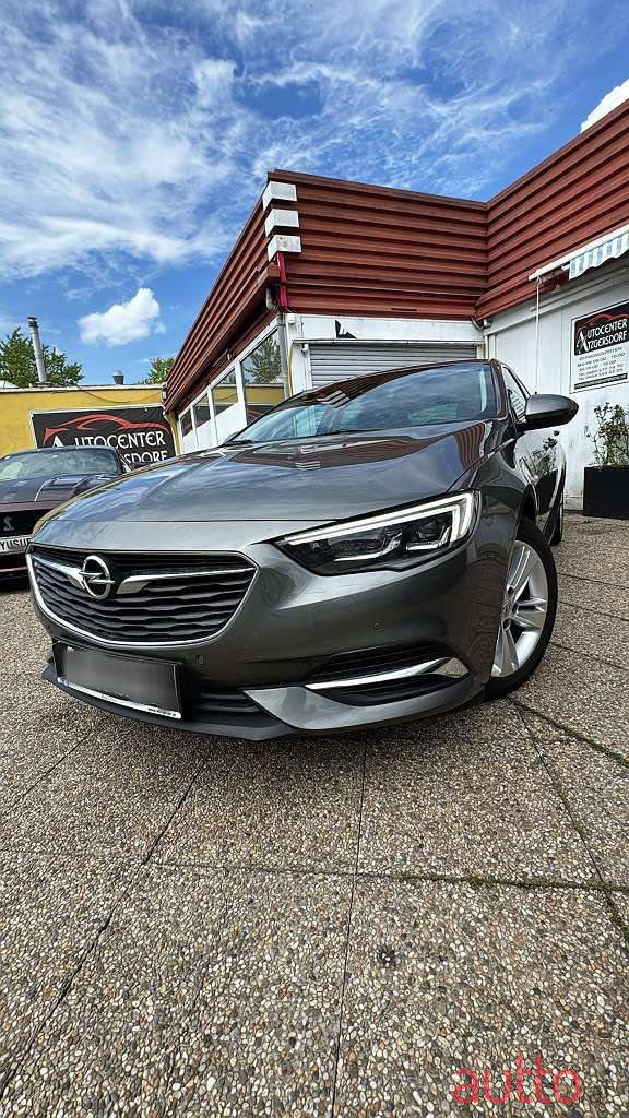 2018' Opel Insignia photo #3
