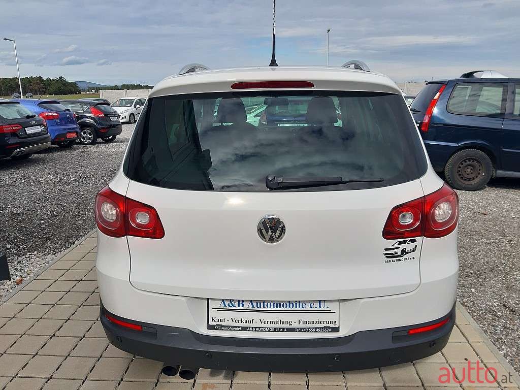 2010' Volkswagen Tiguan photo #6