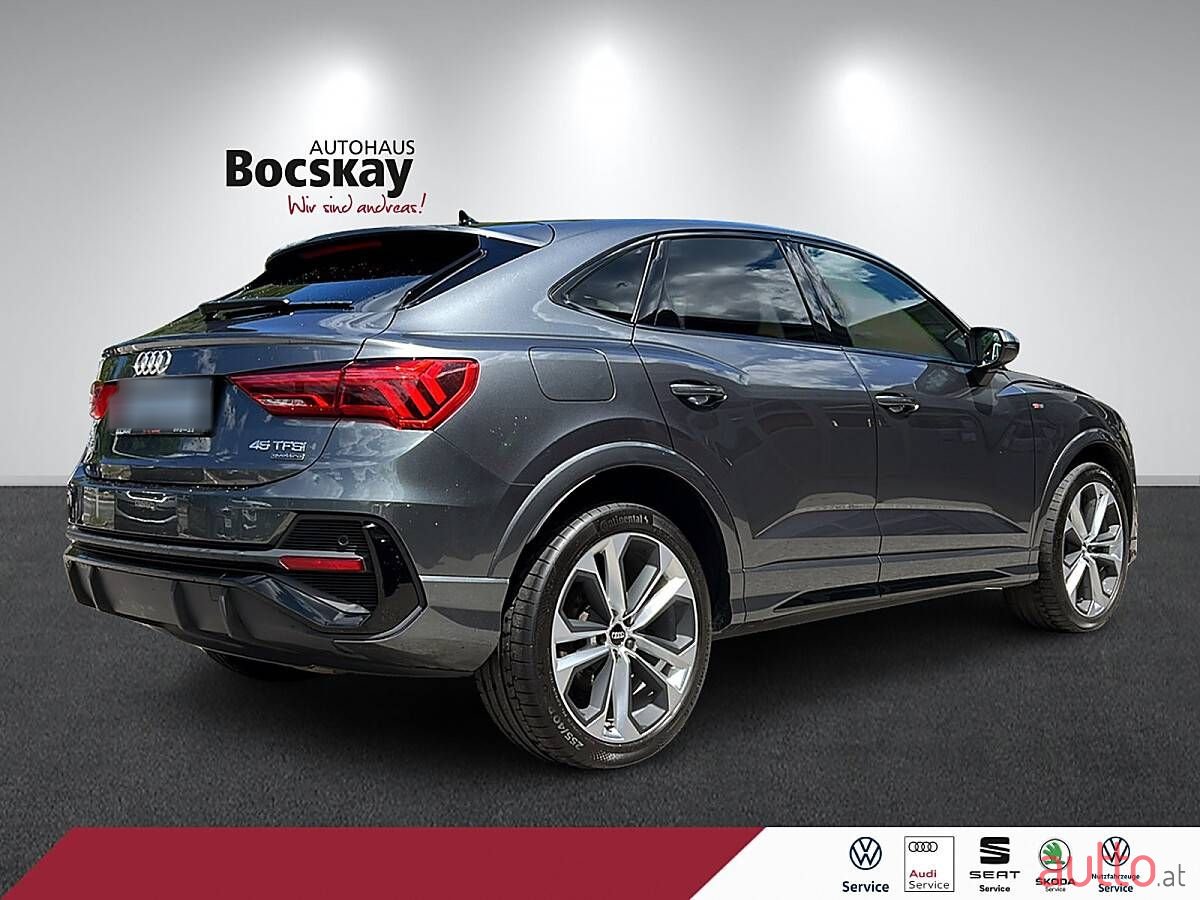 2019' Audi Q3 photo #3