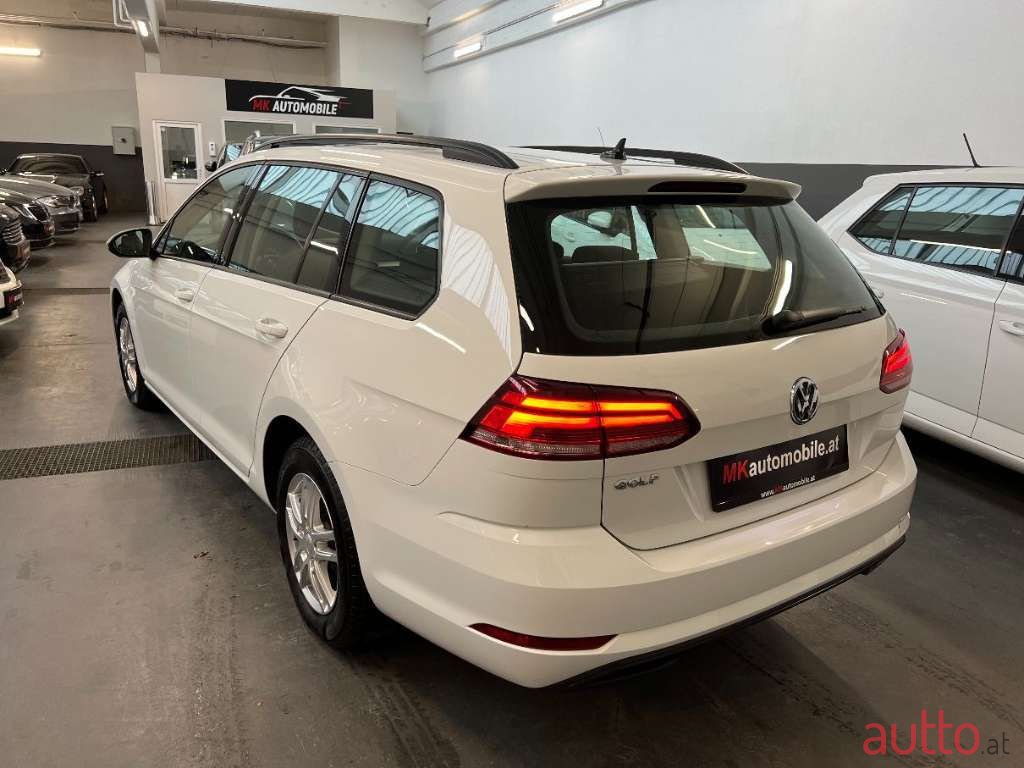 2018' Volkswagen Golf photo #6