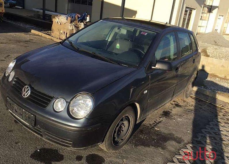2003' Volkswagen Polo photo #2