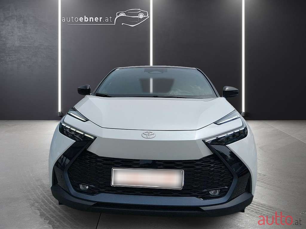 2024' Toyota C-HR photo #2