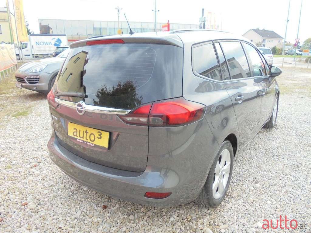 2012' Opel Zafira photo #5